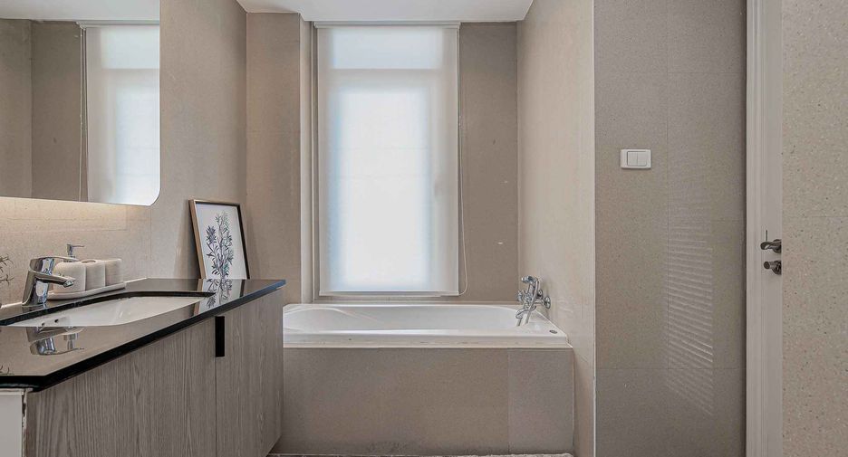 For rent and for sale 3 bedrooms condo in Watthana, Bangkok