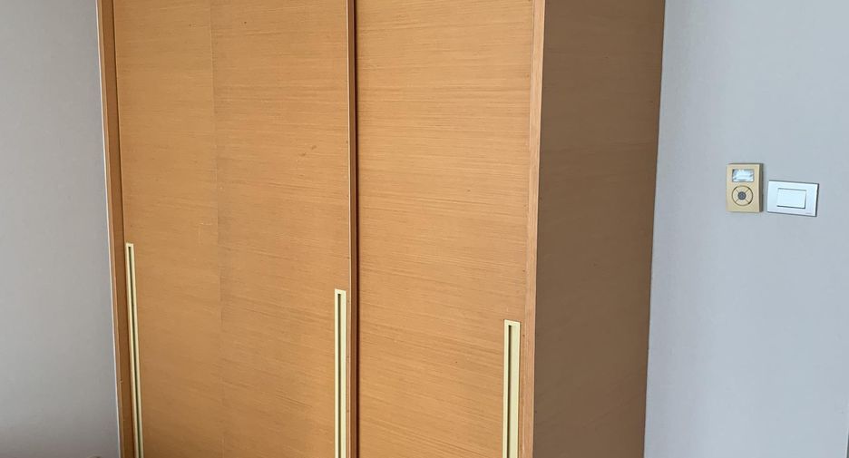 For rent 3 bedrooms condo in Pathum Wan, Bangkok