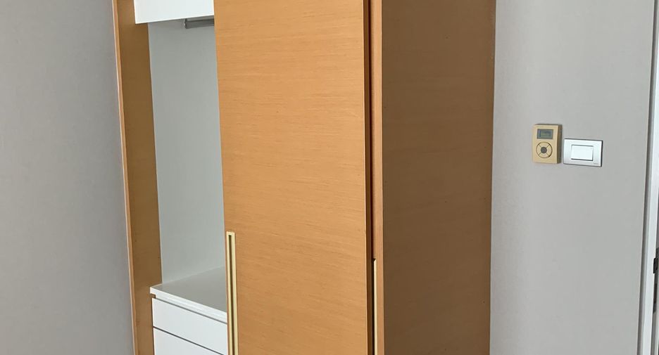 For rent 3 bedrooms condo in Pathum Wan, Bangkok