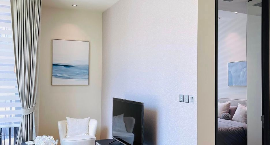 For rent 2 bedrooms condo in Pathum Wan, Bangkok