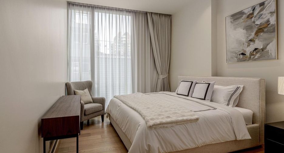 For rent 2 bedrooms condo in Pathum Wan, Bangkok