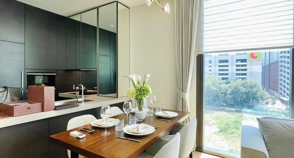 For rent 2 bedrooms condo in Pathum Wan, Bangkok