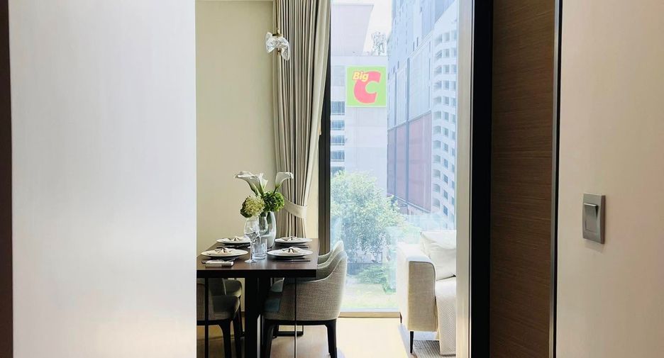 For rent 2 bedrooms condo in Pathum Wan, Bangkok