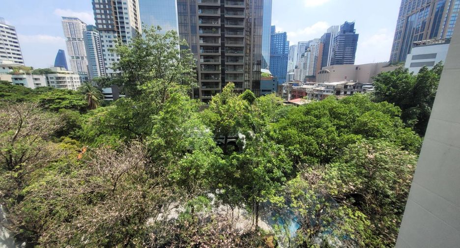 For rent 2 bedrooms condo in Khlong Toei, Bangkok