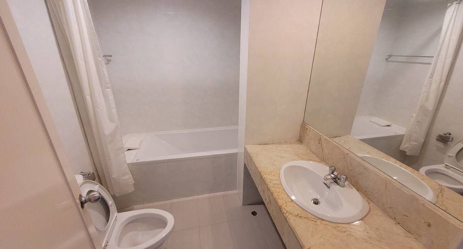 For rent 2 bedrooms condo in Khlong Toei, Bangkok