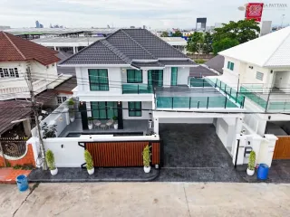 Villa zum Kauf mit 4 Zimmer in Bang Lamung, Chonburi