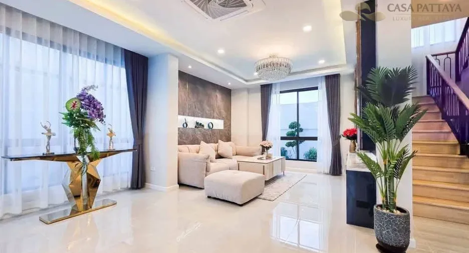 Villa zum Kauf mit 4 Zimmer in Bang Lamung, Chonburi