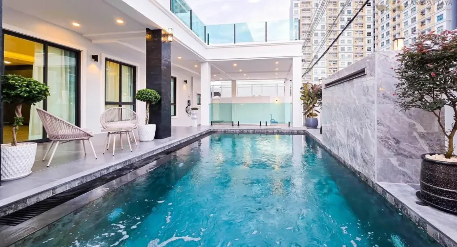 Villa zum Kauf mit 4 Zimmer in Bang Lamung, Chonburi