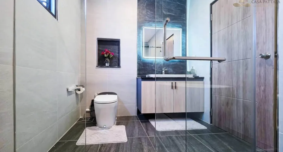 Villa zum Kauf mit 4 Zimmer in Bang Lamung, Chonburi