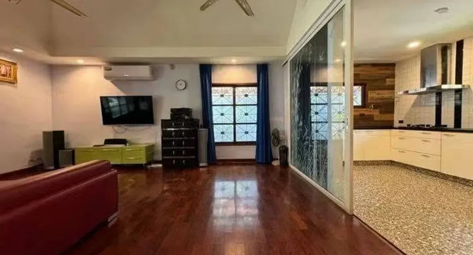 For sale 5 bedrooms villa in Bang Lamung, Chonburi