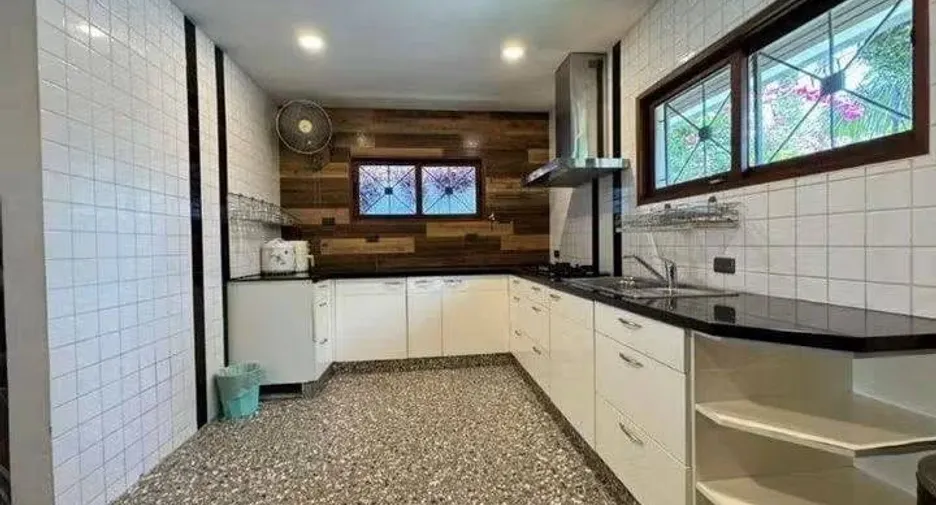 For sale 5 bedrooms villa in Bang Lamung, Chonburi