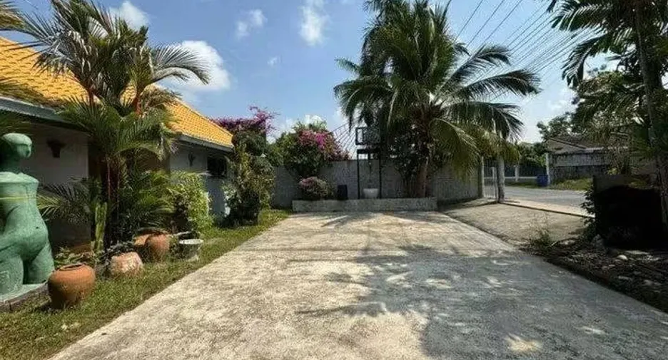 For sale 5 bedrooms villa in Bang Lamung, Chonburi