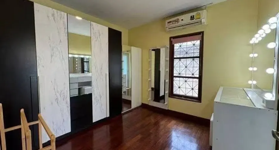 For sale 5 bedrooms villa in Bang Lamung, Chonburi