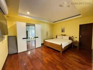 For sale 5 bedrooms villa in Bang Lamung, Chonburi