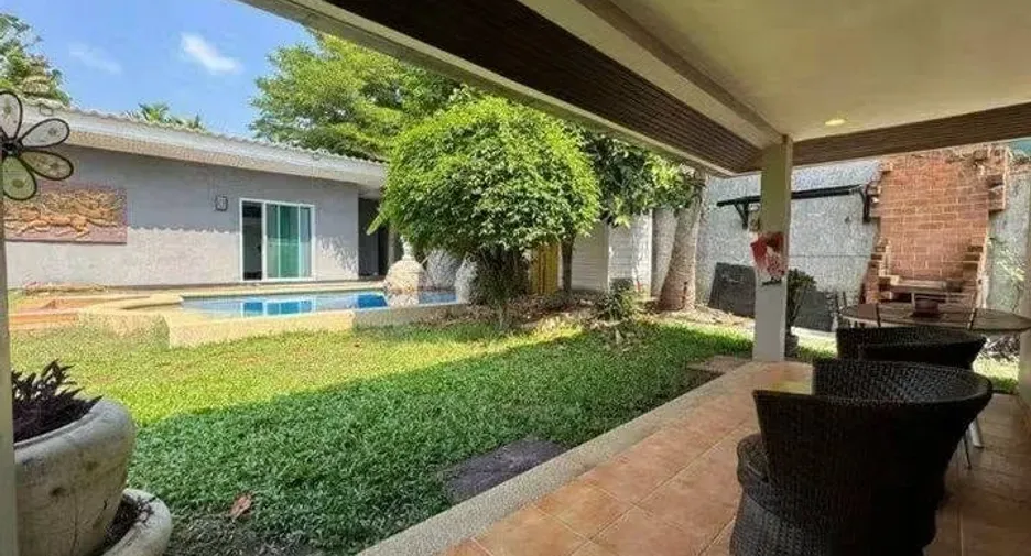 For sale 5 bedrooms villa in Bang Lamung, Chonburi