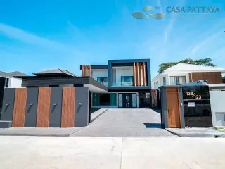 For rent 5 bedrooms villa in Bang Lamung, Chonburi