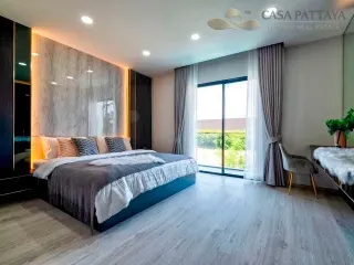 For rent 5 bedrooms villa in Bang Lamung, Chonburi