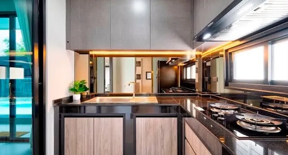 For rent 5 bedrooms villa in Jomtien, Pattaya