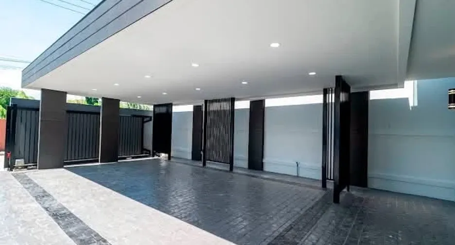 For rent 5 bedrooms villa in Jomtien, Pattaya
