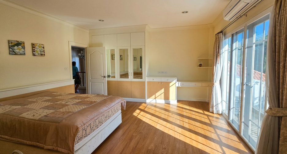For sale 7 bedrooms house in Cha Am, Phetchaburi