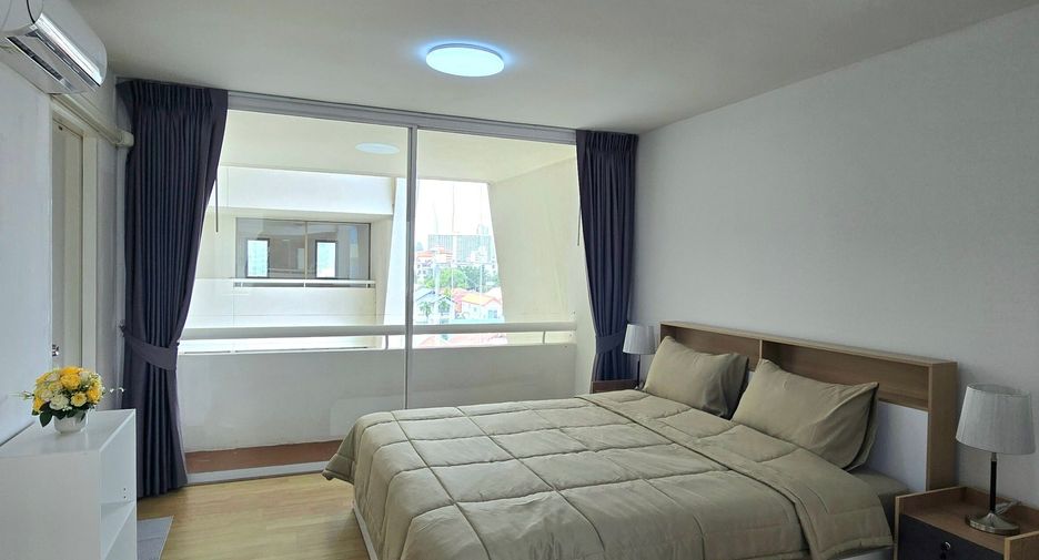 For rent 3 bedrooms condo in Jomtien, Pattaya