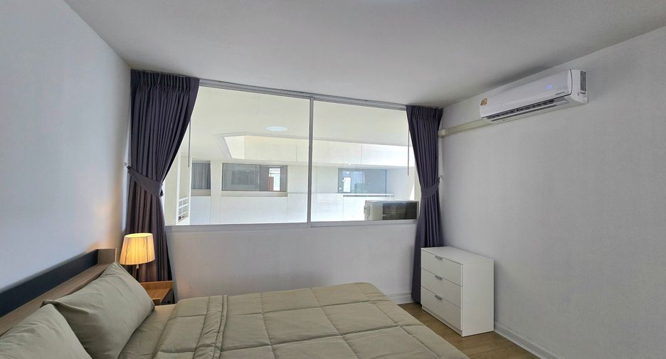 For rent 3 bedrooms condo in Jomtien, Pattaya