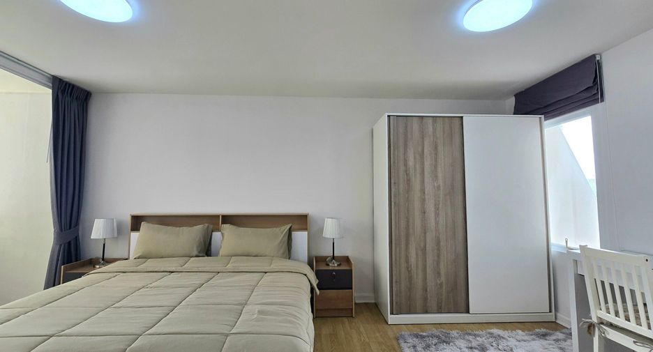 For rent 3 bedrooms condo in Jomtien, Pattaya