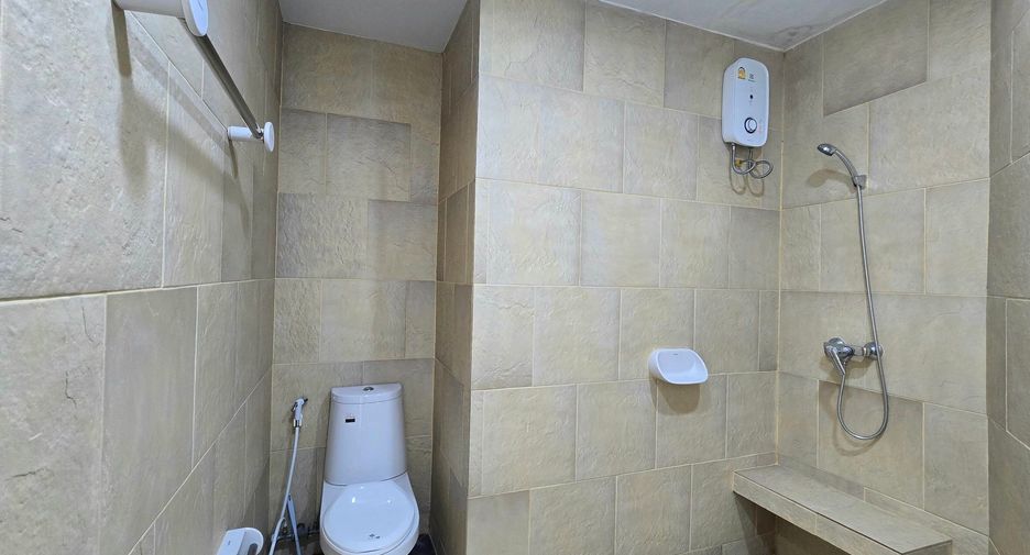 For rent 3 bedrooms condo in Jomtien, Pattaya