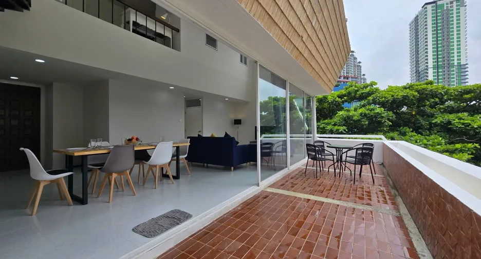 For rent 3 bedrooms condo in Jomtien, Pattaya