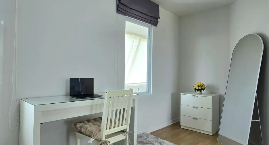 For rent 3 bedrooms condo in Jomtien, Pattaya