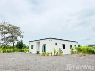 For sale 3 bedrooms house in Prasat, Surin
