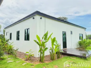 For sale 3 bedrooms house in Prasat, Surin