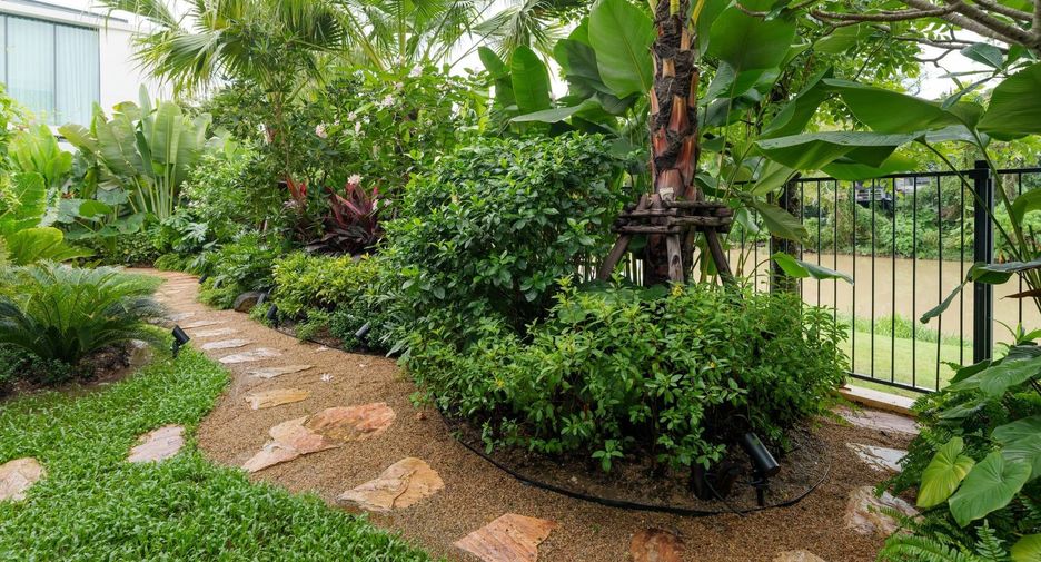 Villa en alquiler de 3 habitaciones en Mueang Phuket, Phuket