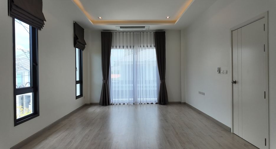 Haus zum Kauf mit 4 Zimmer in Bang Lamung, Chonburi
