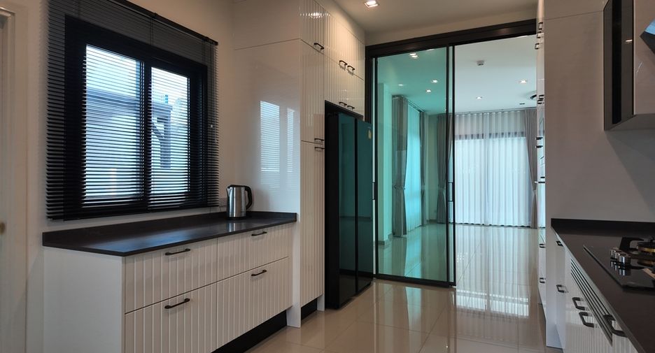 Haus zum Kauf mit 4 Zimmer in Bang Lamung, Chonburi
