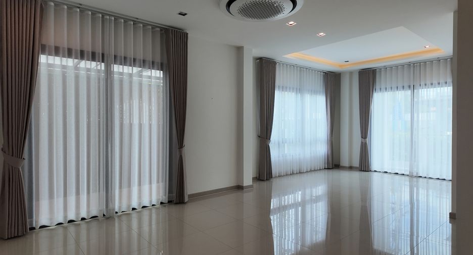 Haus zum Kauf mit 4 Zimmer in Bang Lamung, Chonburi