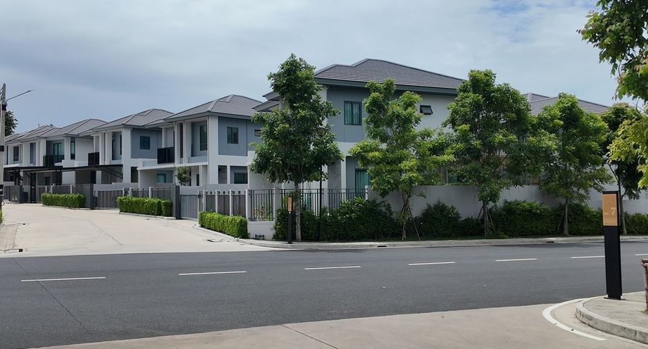 Haus zum Kauf mit 4 Zimmer in Bang Lamung, Chonburi