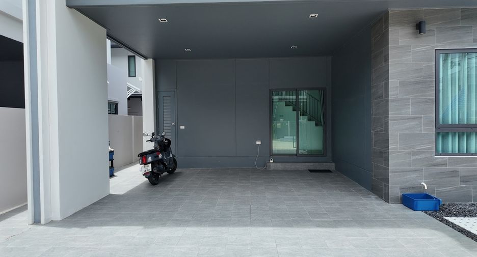 Haus zum Kauf mit 4 Zimmer in Bang Lamung, Chonburi