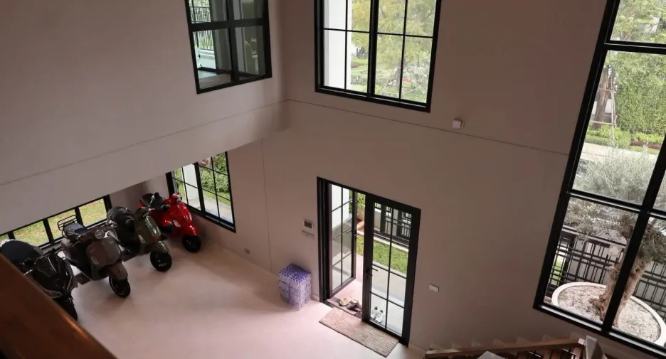 For rent 5 bedrooms house in Mueang Chiang Mai, Chiang Mai