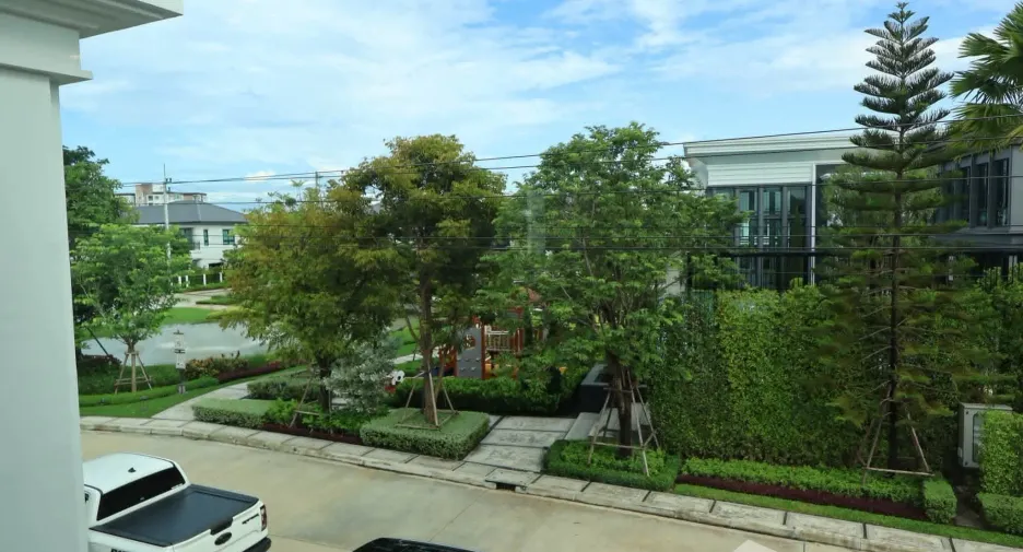 For rent 5 bedrooms house in Mueang Chiang Mai, Chiang Mai