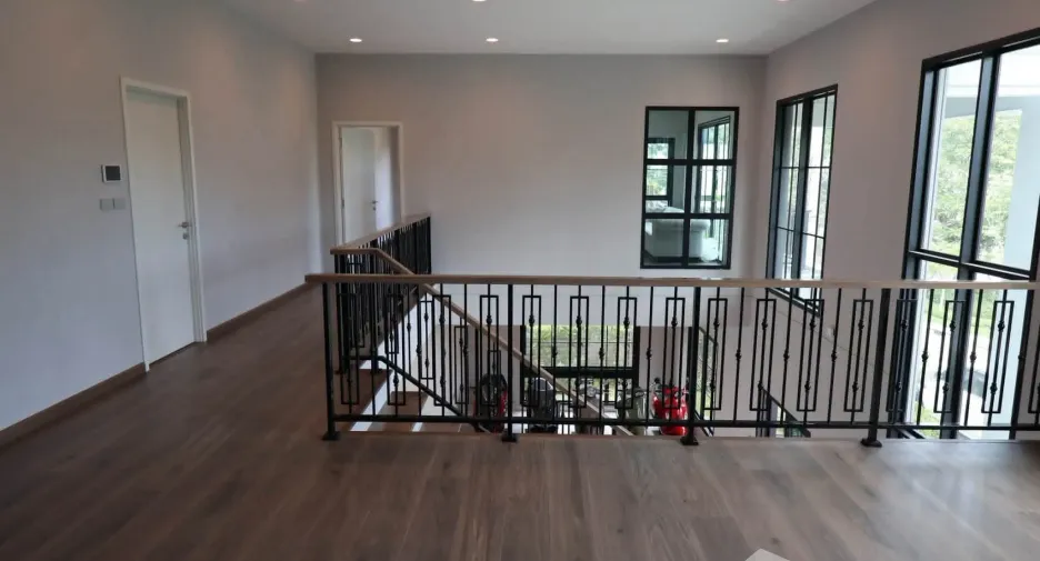 For rent 5 bedrooms house in Mueang Chiang Mai, Chiang Mai
