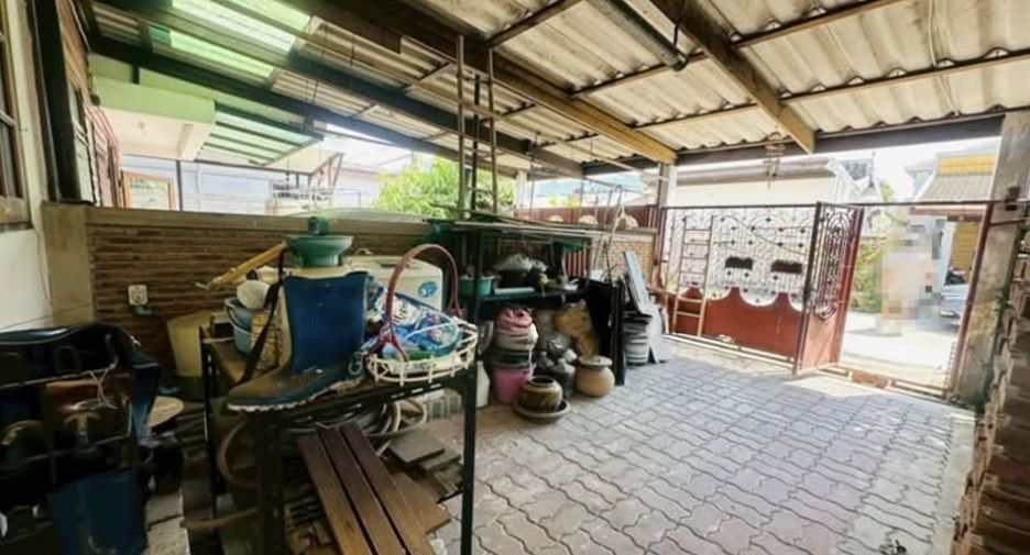 For sale 3 bedrooms house in Phra Khanong, Bangkok