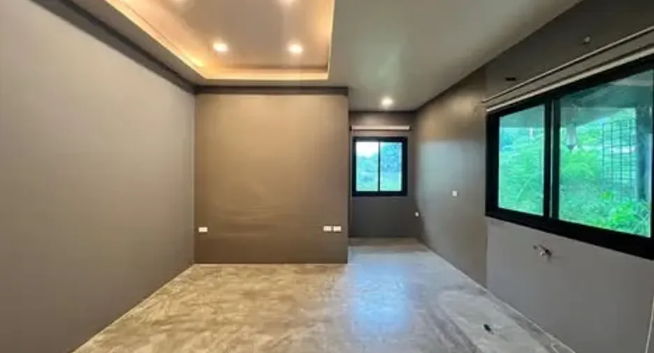 For rent 3 bedrooms retail Space in Thalang, Phuket