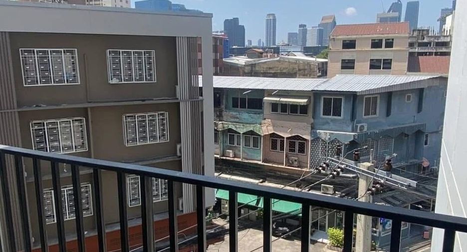 For rent 2 bedrooms condo in Khlong Toei, Bangkok