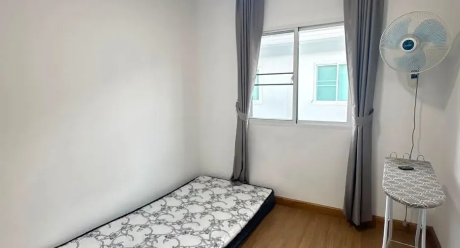 For rent 3 bedrooms townhouse in Mueang Chiang Mai, Chiang Mai