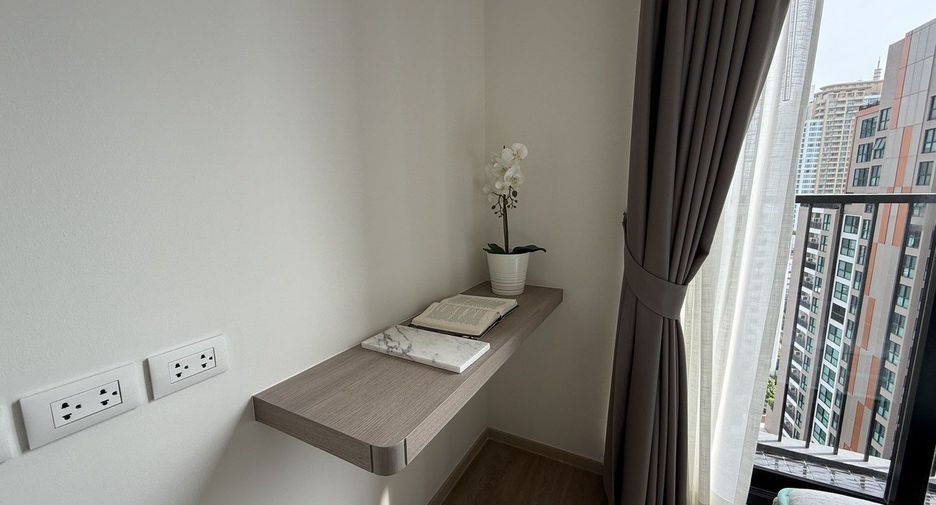 For rent 2 ベッドルーム condo in Watthana, Bangkok