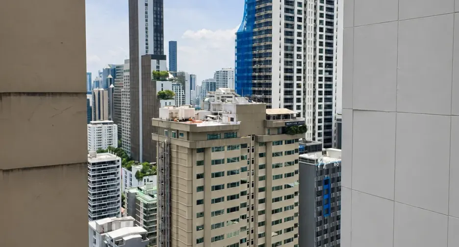 For sale 2 bedrooms condo in Watthana, Bangkok