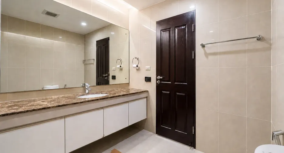 For sale 2 bedrooms condo in Watthana, Bangkok