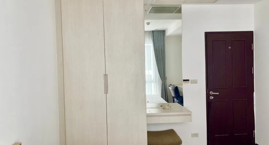 For sale 2 bedrooms condo in Watthana, Bangkok