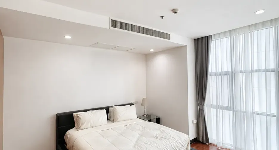 For sale 2 bedrooms condo in Watthana, Bangkok